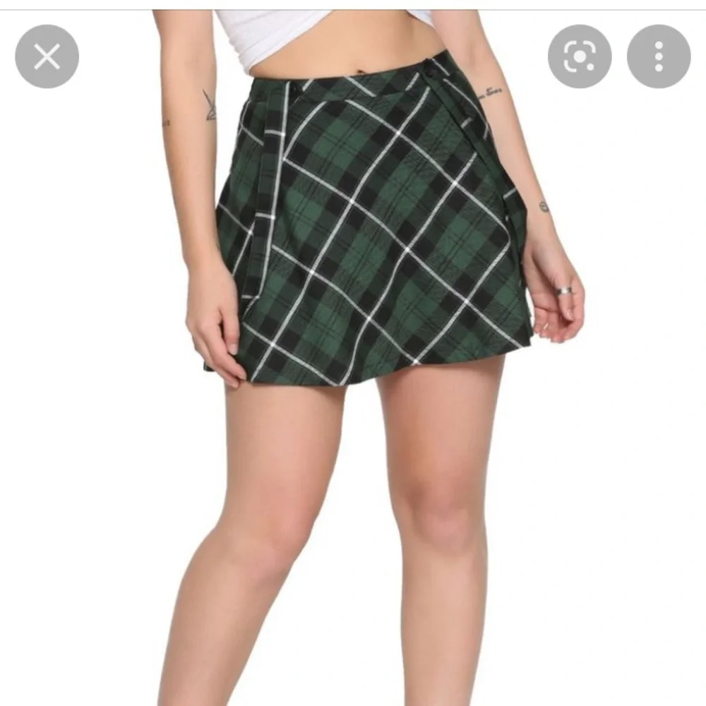 Roal Bones Green Plaid Skirt - Picture 2 of 5